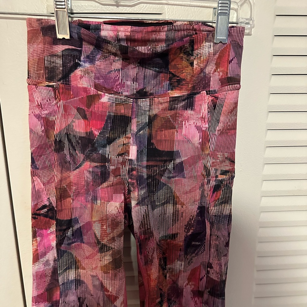 EUC - Lululemon On Pace Short *10” - Size 4